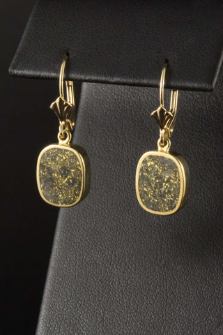 Gold in Quartz Earrings in 18kt Gold